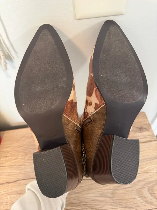 Comfort EST. 1946 Ankle Boots Brown Faux Cow
Hide Med Heel Size 9 - Picture 11 of 12